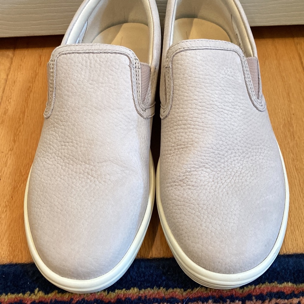 Euc Ecco Gray Flats - image 4